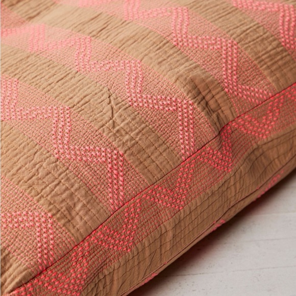 NWOT FP ONE Geo Mango Quilt Dog Bed Cover - Picture 3 of 8